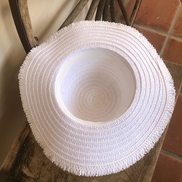 FLOPPY SUMMER White Straw HAT Colorful Boho Fringe NEW! - Picture 8 of 8